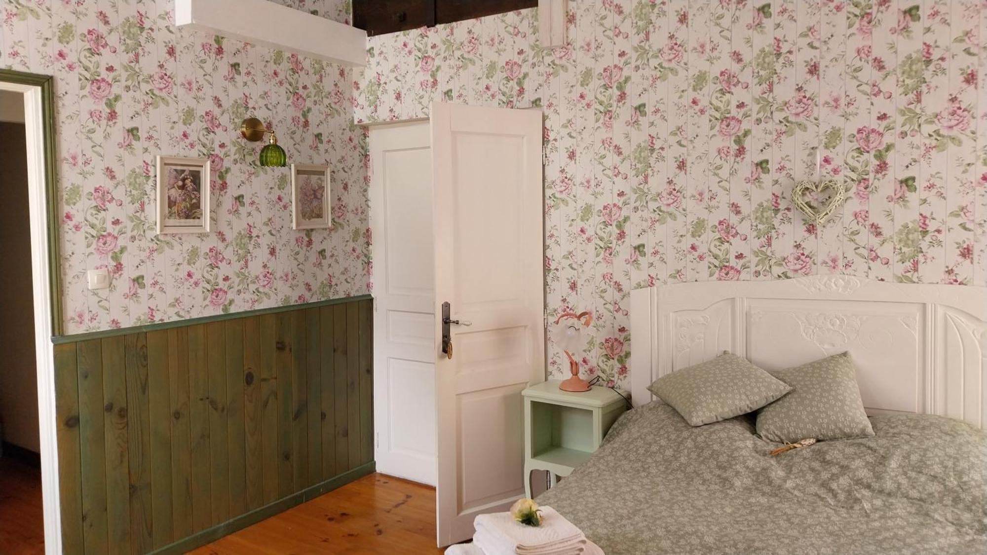 Bed and Breakfast L'Envolée Belvianes-et-Cavirac Habitación foto