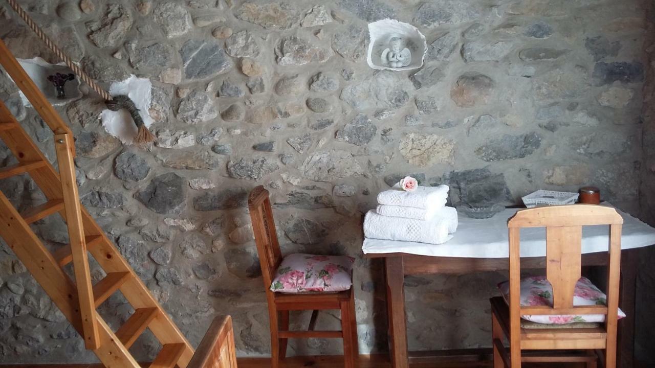 Bed and Breakfast L'Envolée Belvianes-et-Cavirac Exterior foto